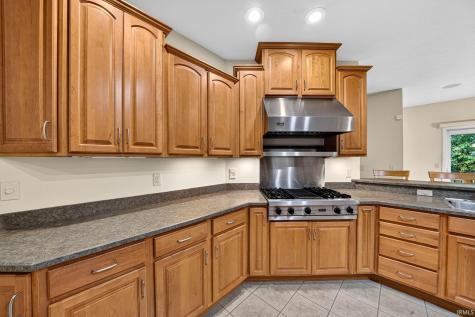 21055 Quiet Ridge Court South Bend IN 46614