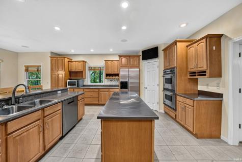 21055 Quiet Ridge Court South Bend IN 46614