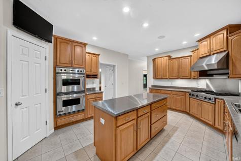 21055 Quiet Ridge Court South Bend IN 46614