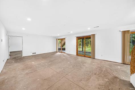 21055 Quiet Ridge Court South Bend IN 46614