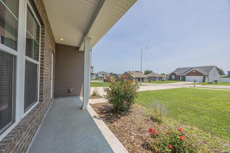 1406 N Hunters Crossing Pass Huntingburg IN 47542