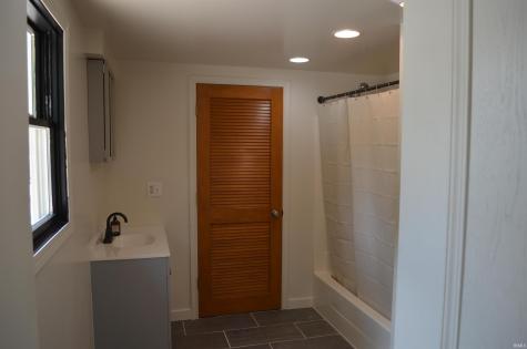 11683 N Black Point Road Syracuse IN 46567