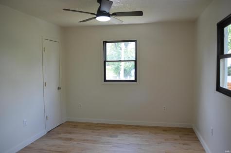 11683 N Black Point Road Syracuse IN 46567