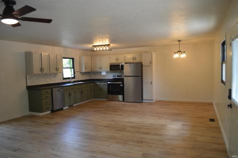 11683 N Black Point Road Syracuse IN 46567