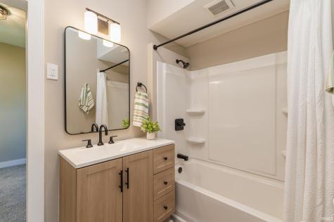 1707 W 8th Street Anderson IN 46016