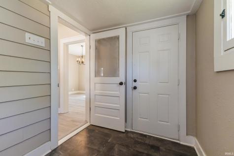 1707 W 8th Street Anderson IN 46016