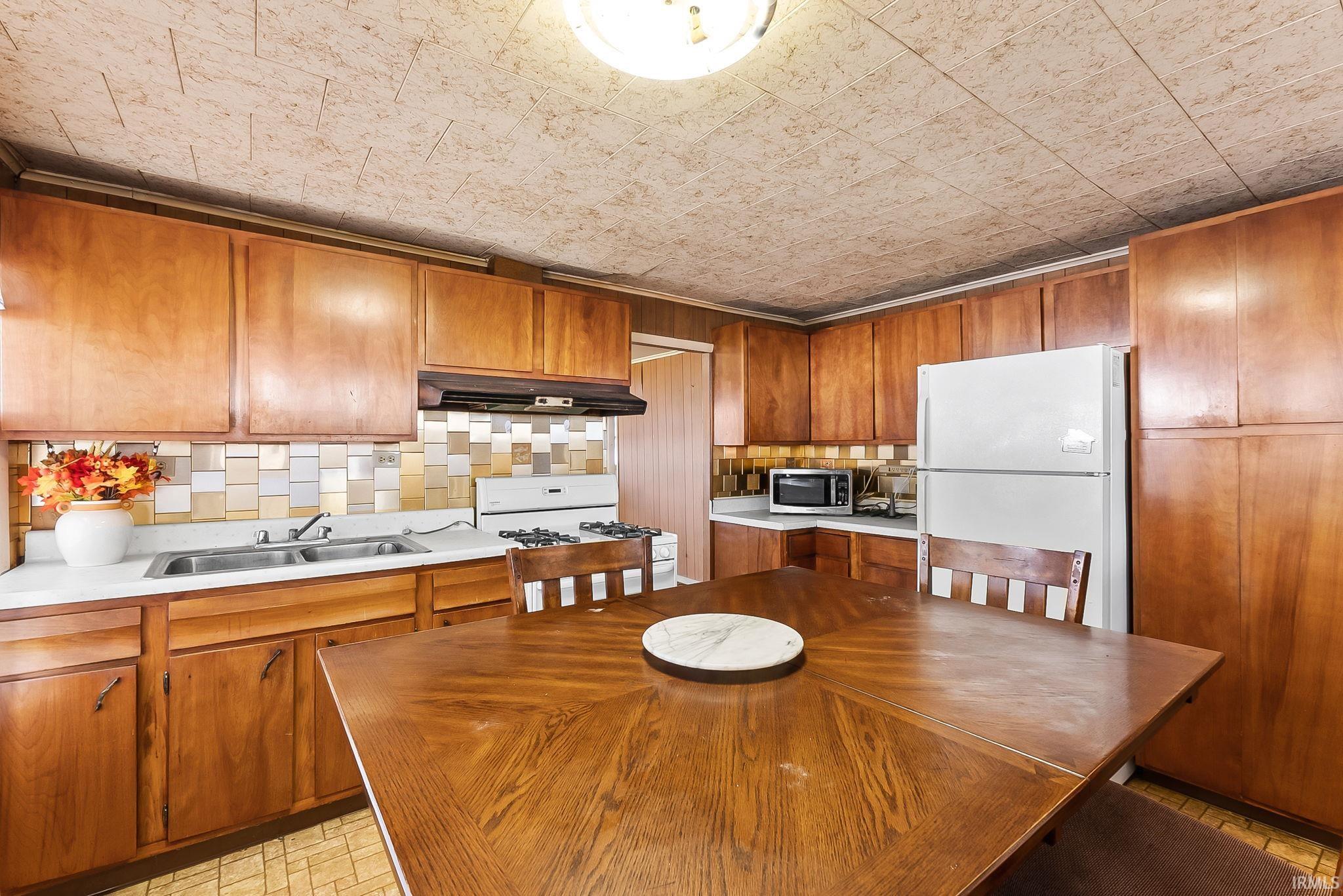 7993 N Tippecanoe Drive Walkerton IN 46574