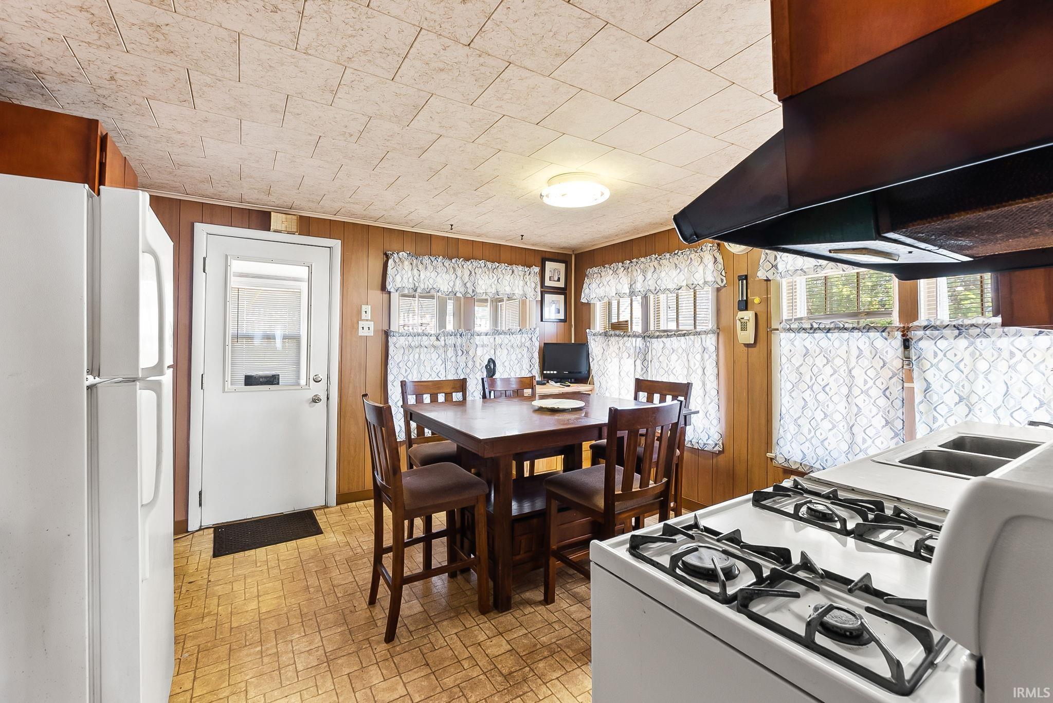 7993 N Tippecanoe Drive Walkerton IN 46574