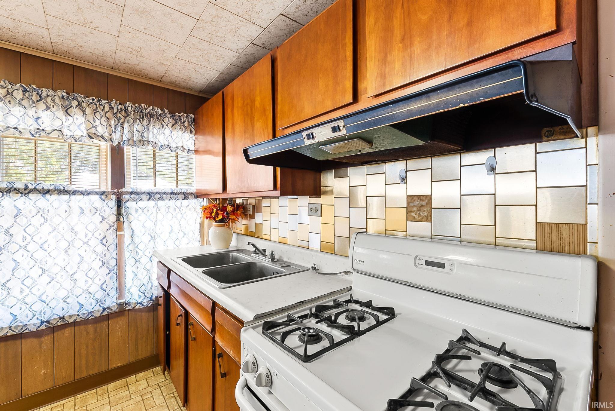 7993 N Tippecanoe Drive Walkerton IN 46574