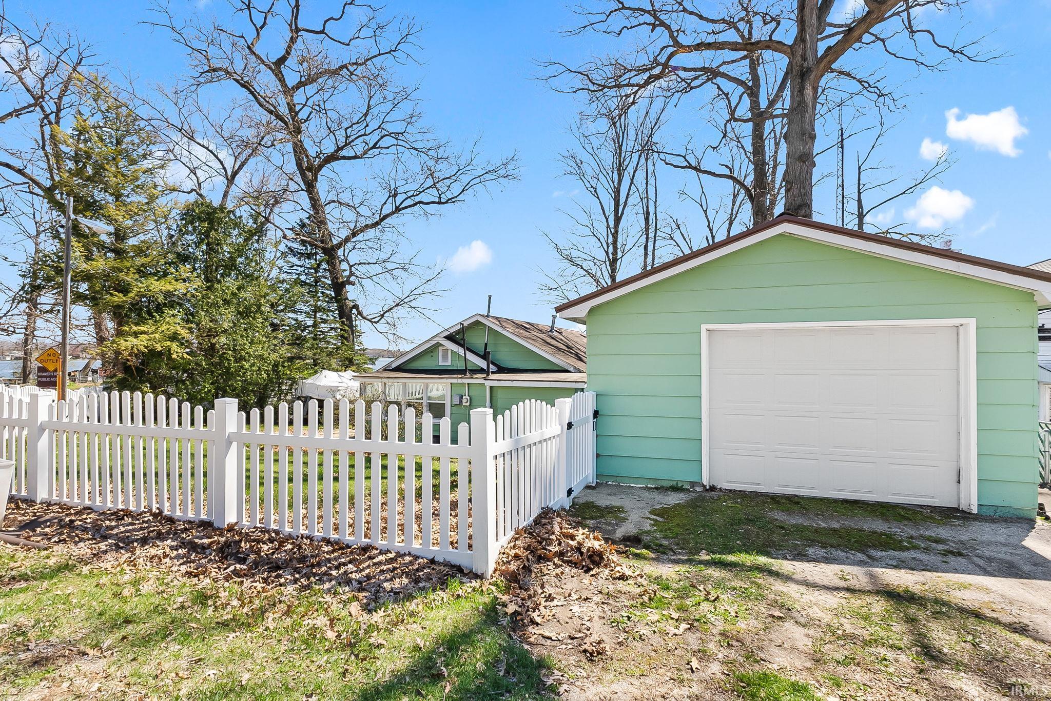 7993 N Tippecanoe Drive Walkerton IN 46574