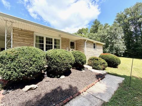 937 Vinegar Hill Road Bedford IN 47421