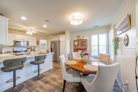 12 Clubview Drive Hartford City IN 47348