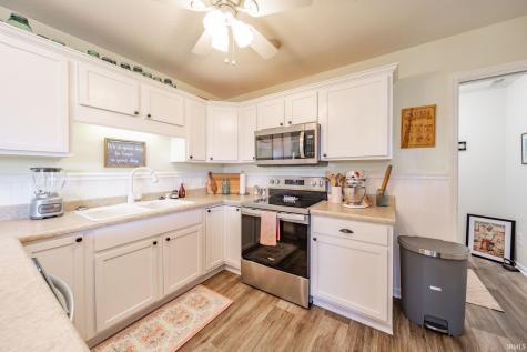 12 Clubview Drive Hartford City IN 47348