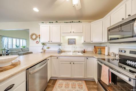 12 Clubview Drive Hartford City IN 47348