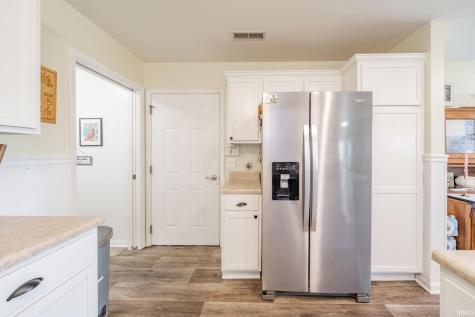 12 Clubview Drive Hartford City IN 47348