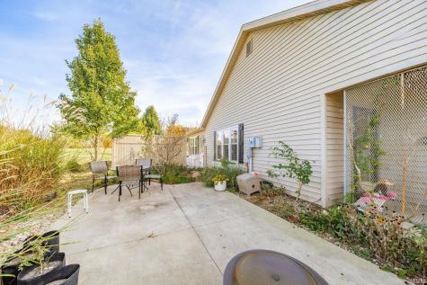 12 Clubview Drive Hartford City IN 47348