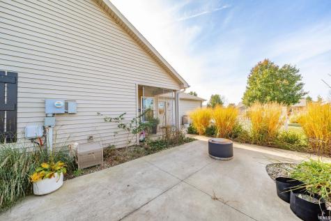 12 Clubview Drive Hartford City IN 47348