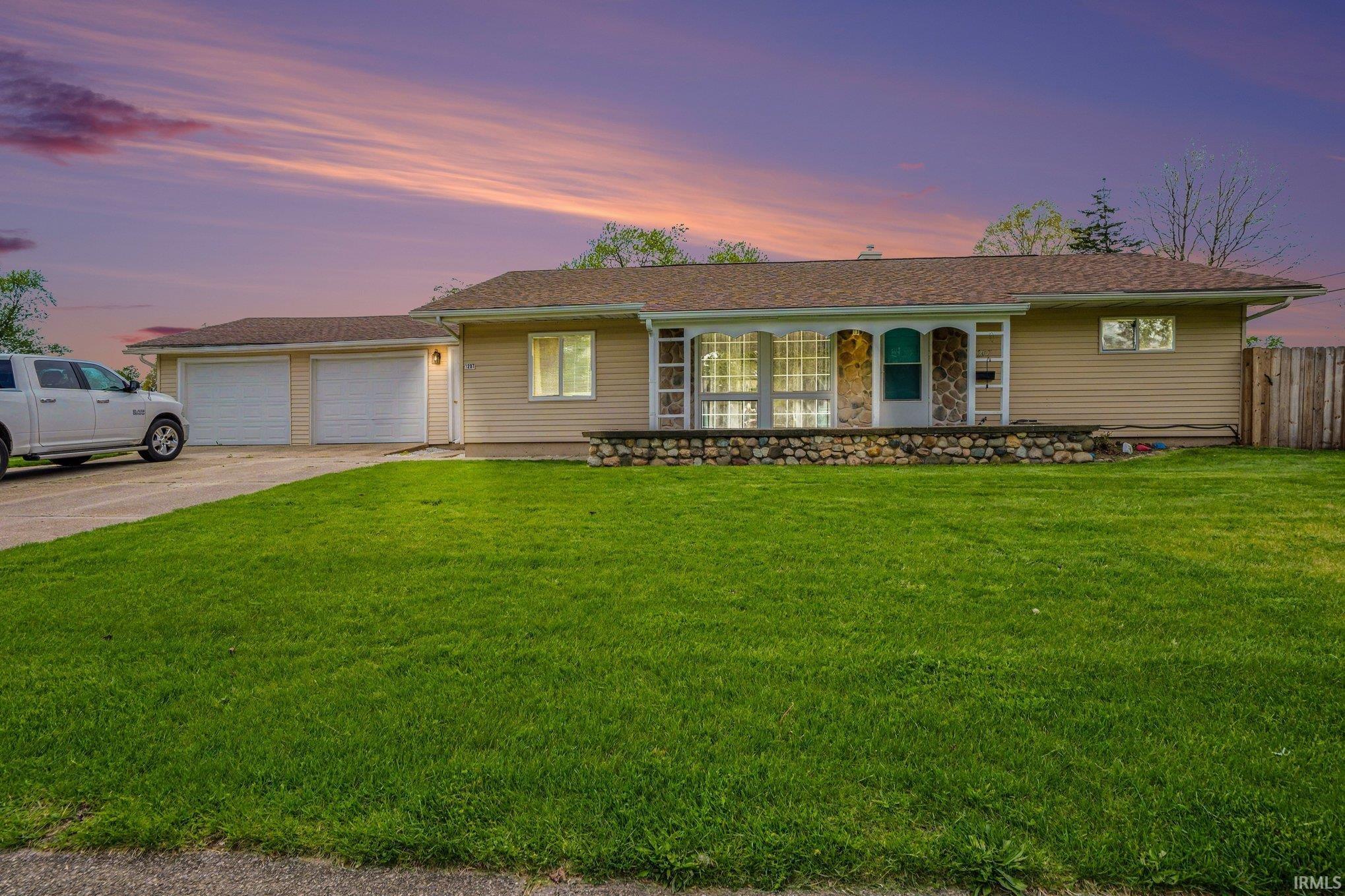 1207 Manchester Drive South Bend IN 46615