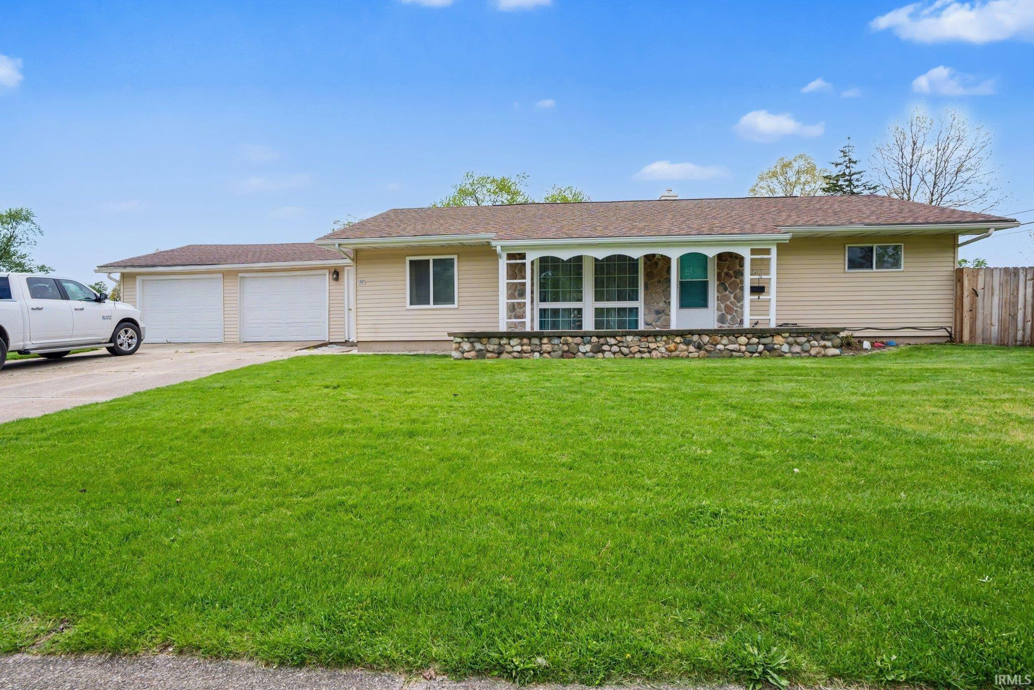 1207 Manchester Drive South Bend IN 46615
