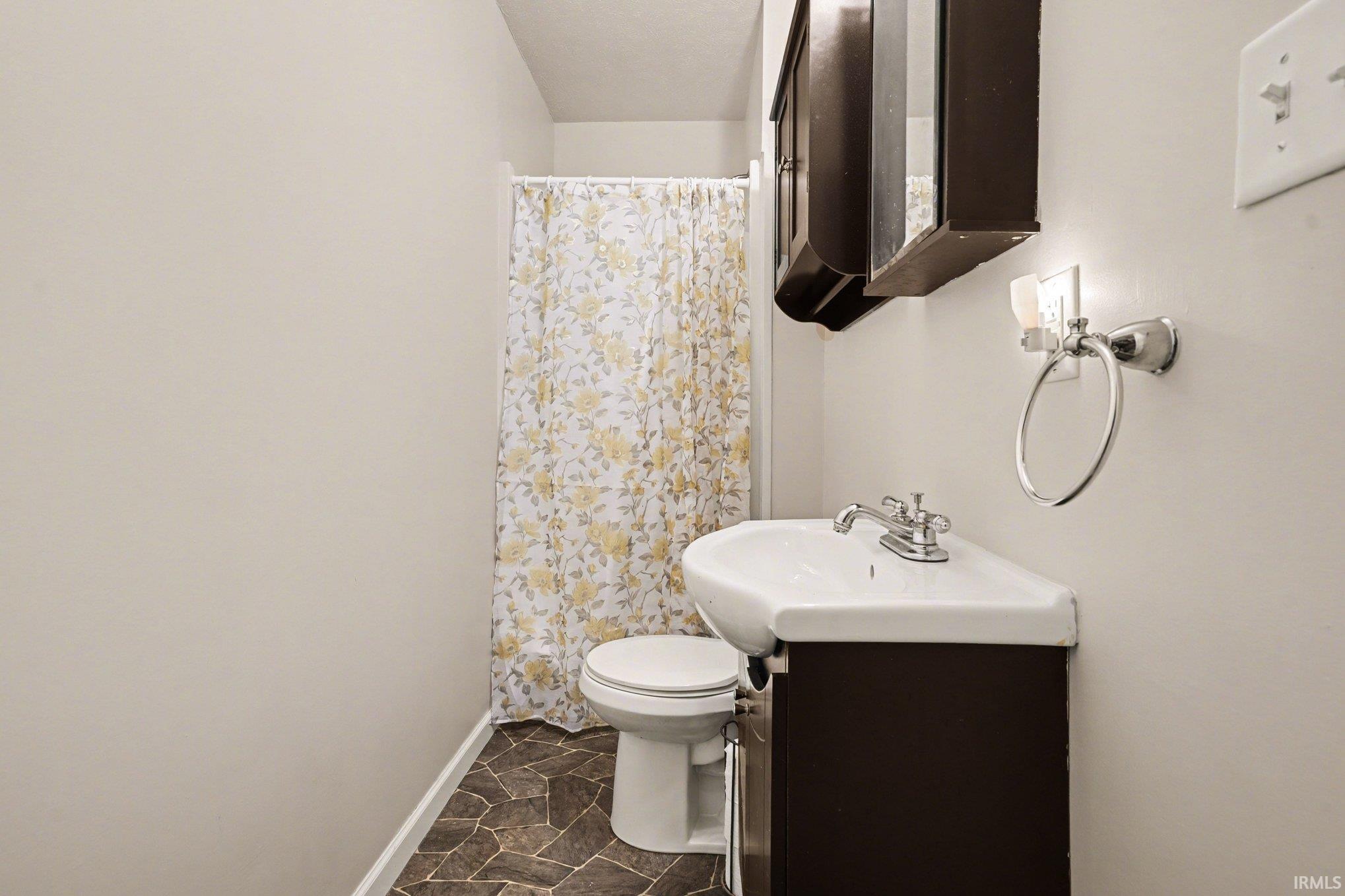 1207 Manchester Drive South Bend IN 46615