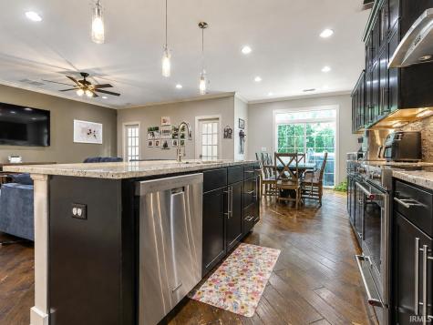 7737 Tavalon Drive Evansville IN 47715