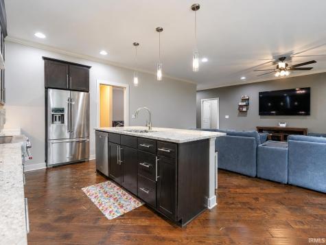 7737 Tavalon Drive Evansville IN 47715