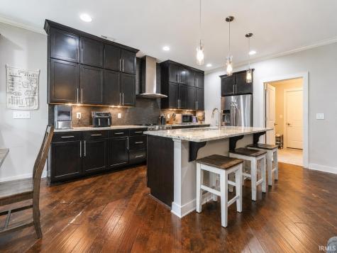 7737 Tavalon Drive Evansville IN 47715