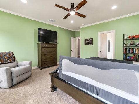 7737 Tavalon Drive Evansville IN 47715
