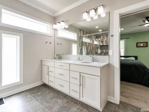 7737 Tavalon Drive Evansville IN 47715