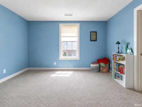 7737 Tavalon Drive Evansville IN 47715