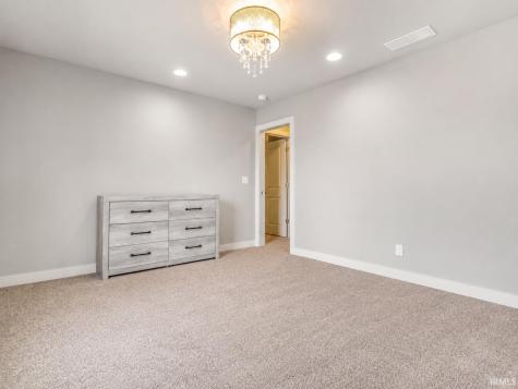7737 Tavalon Drive Evansville IN 47715
