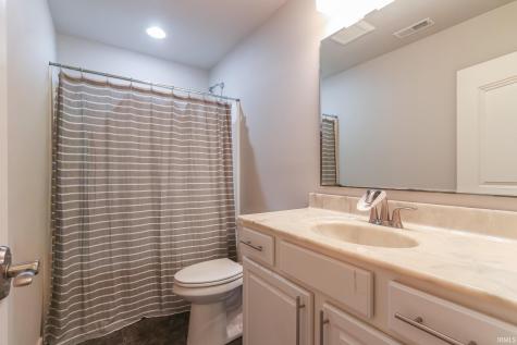 7737 Tavalon Drive Evansville IN 47715