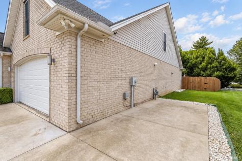 7737 Tavalon Drive Evansville IN 47715