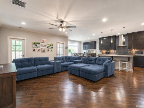 7737 Tavalon Drive Evansville IN 47715