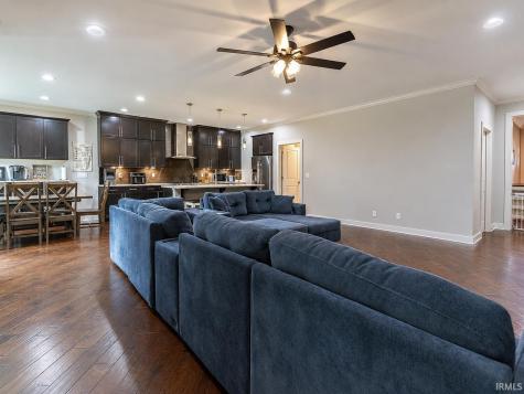 7737 Tavalon Drive Evansville IN 47715