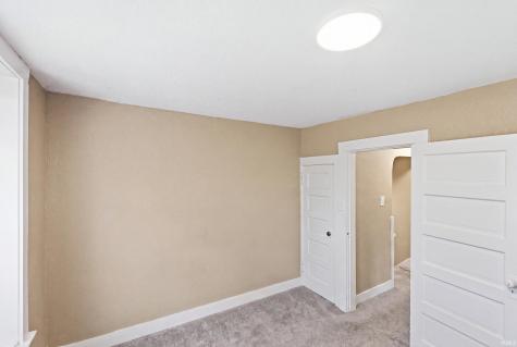 910 Nuttman Avenue Fort Wayne IN 46807