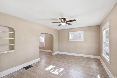910 Nuttman Avenue Fort Wayne IN 46807