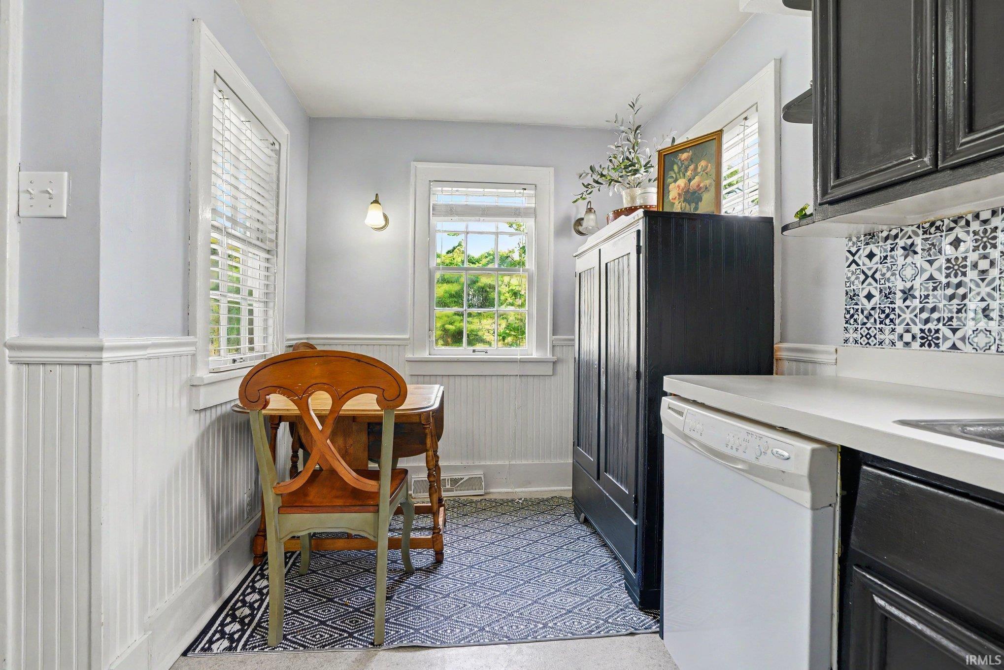 1949 Beverly Place South Bend IN 46616