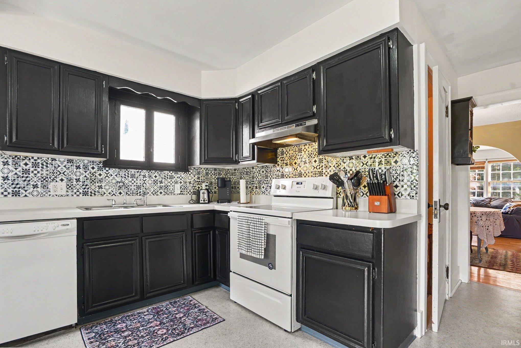 1949 Beverly Place South Bend IN 46616