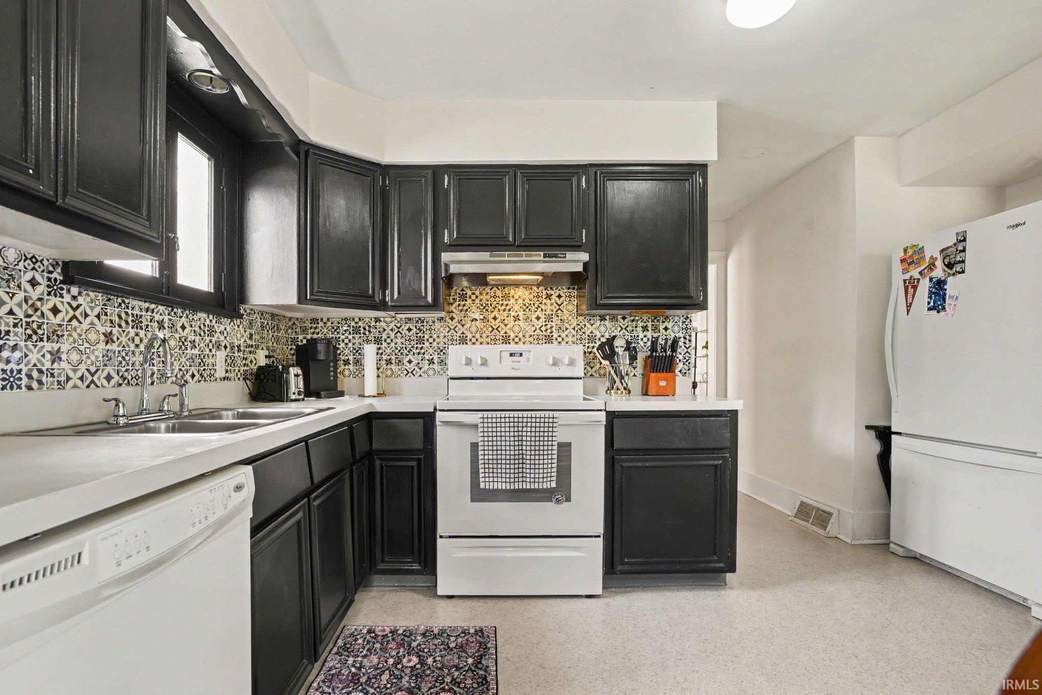 1949 Beverly Place South Bend IN 46616