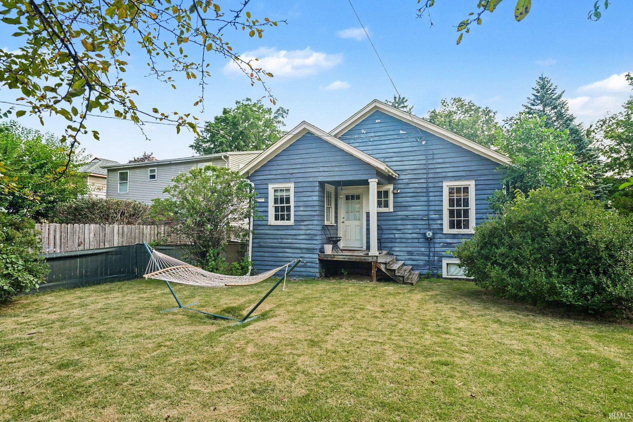 1949 Beverly Place South Bend IN 46616