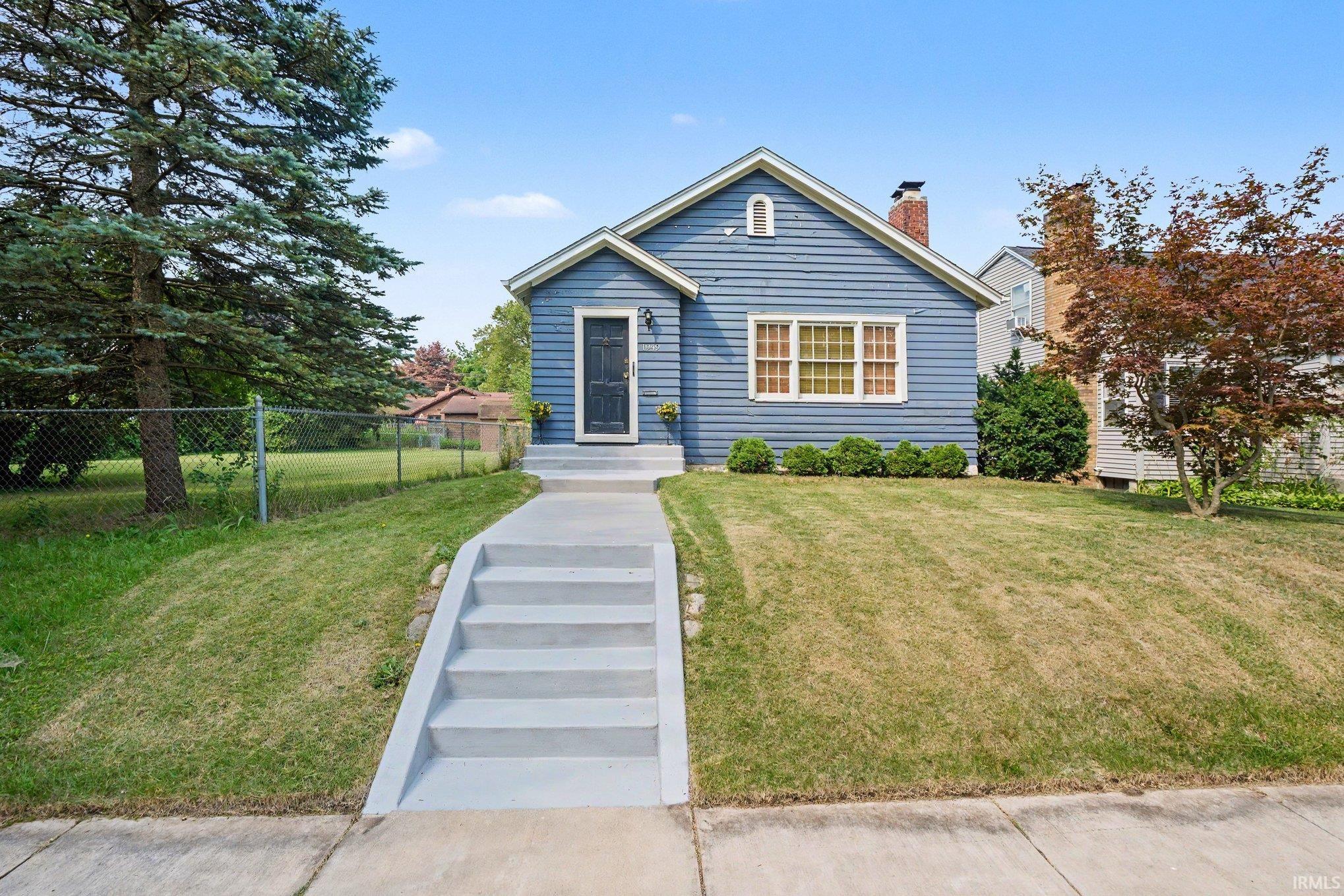 1949 Beverly Place South Bend IN 46616
