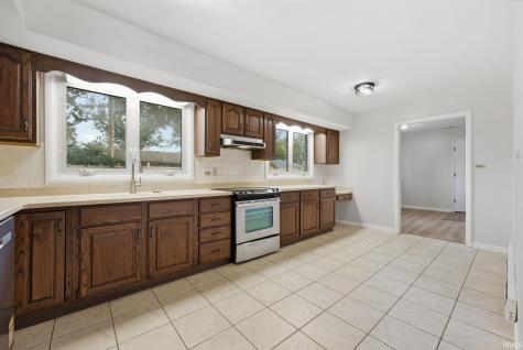 2304 W Cambridge Drive Muncie IN 47304