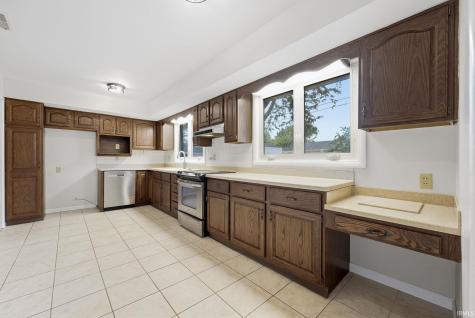 2304 W Cambridge Drive Muncie IN 47304