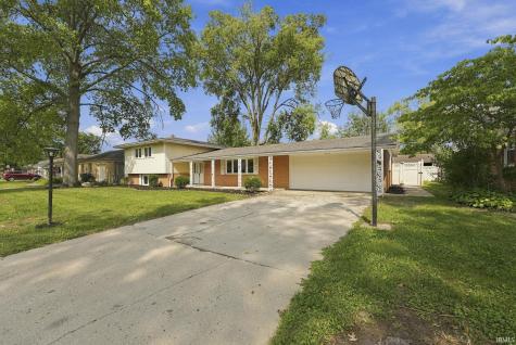 2304 W Cambridge Drive Muncie IN 47304