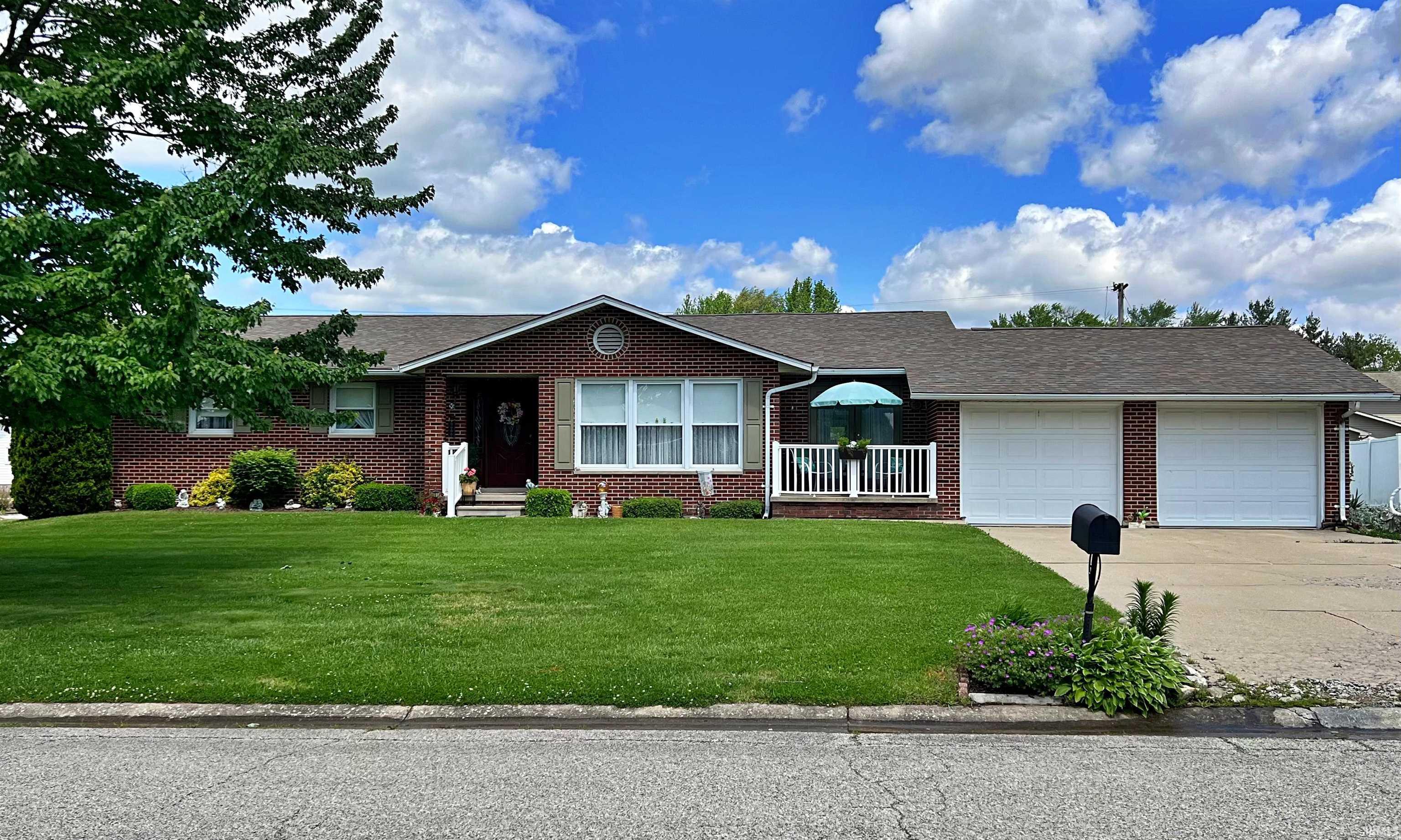 1860 Dogwood Lane Linton IN 47441