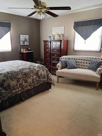 1860 Dogwood Lane Linton IN 47441