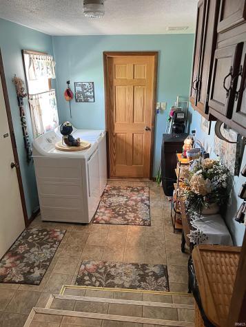 1860 Dogwood Lane Linton IN 47441