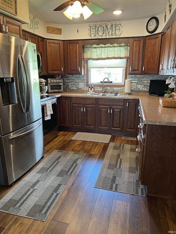1860 Dogwood Lane Linton IN 47441