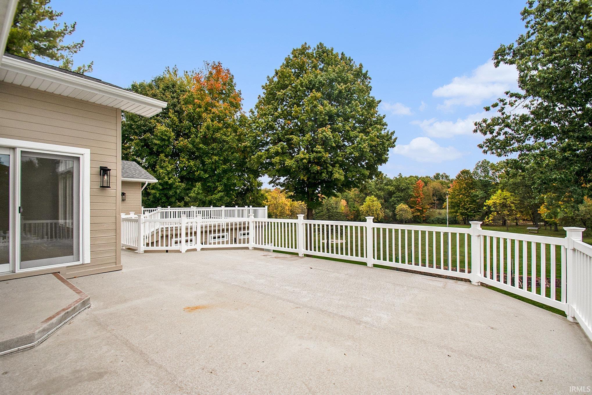 51354 Stratford Drive Elkhart IN 46514